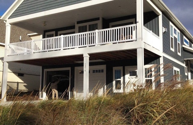 COMFORTABLE LUXURY Lake Michigan beaches sunsets lighthouses trails