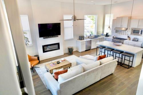 Comfortable Modern Home in Downtown Houston - Sleeps 10
