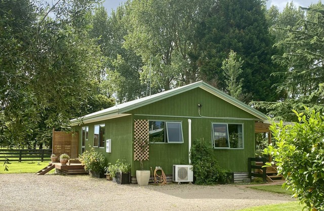Comfortable pet friendly house, walking distance to events centre