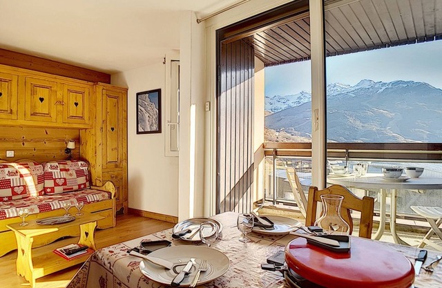 Comfortable renovated apartment, ski-in/ski-out, parking included