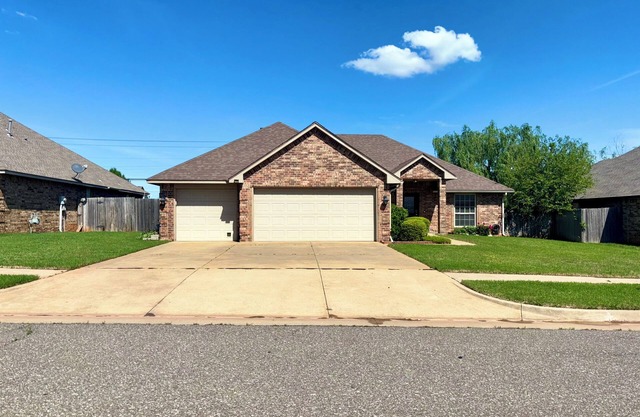 Comfortable South Edmond Home - 4bed 2bath