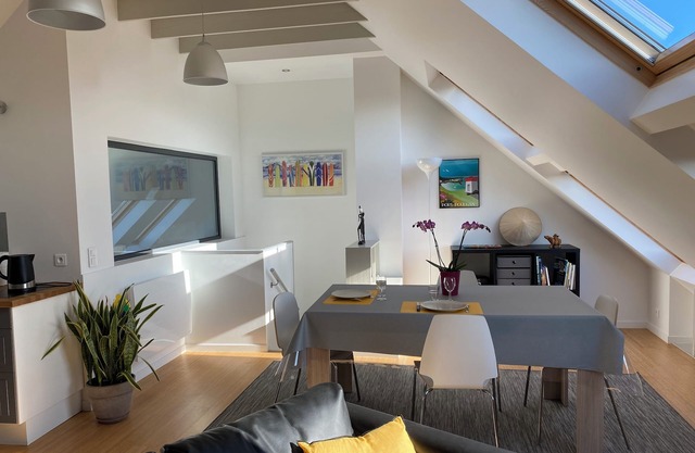 Apartamento con jardín - Modificada la naturaleza frente al mar