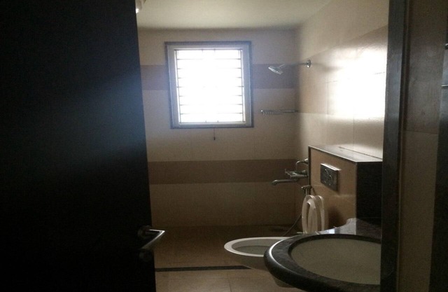 Cómoda y espaciosa casa cerca del aeropuerto