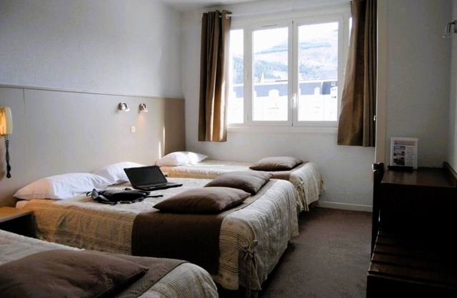 Comfortable Stay w/ Pet-Friendly Rooms & Convenient Parking