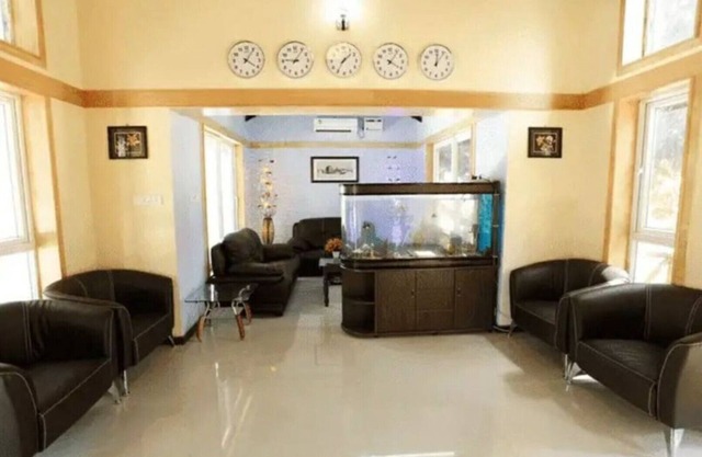 Cómoda sala de estudio para su unidad de vacaciones 15