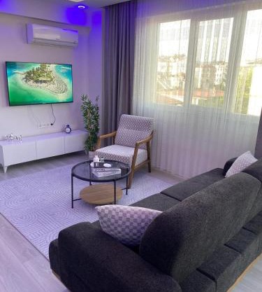 Comfortable, stylish, centrally located apartment