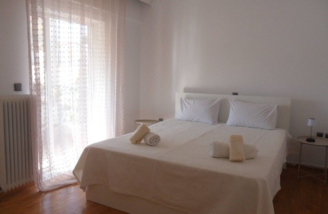 Comfortable Thermi apartment near SKG Airport