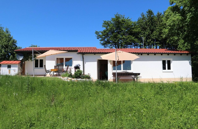 Comfortable vacation home - super south-facing location & view, quiet, nature
