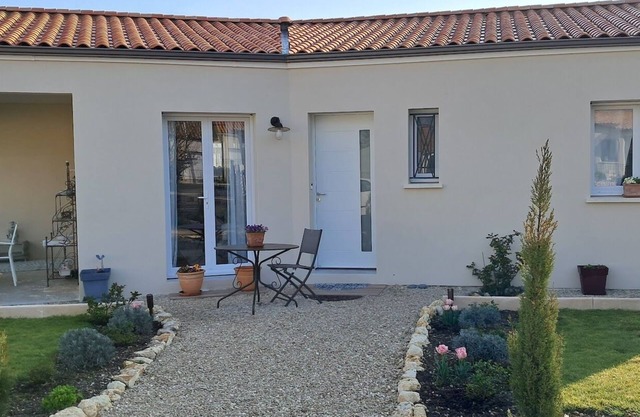 Comfortable vacation home, 15 minutes from La Palmyre beach...