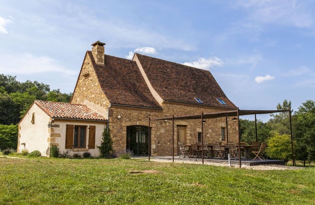 Comfortable villas in the heart of the Périgord forest