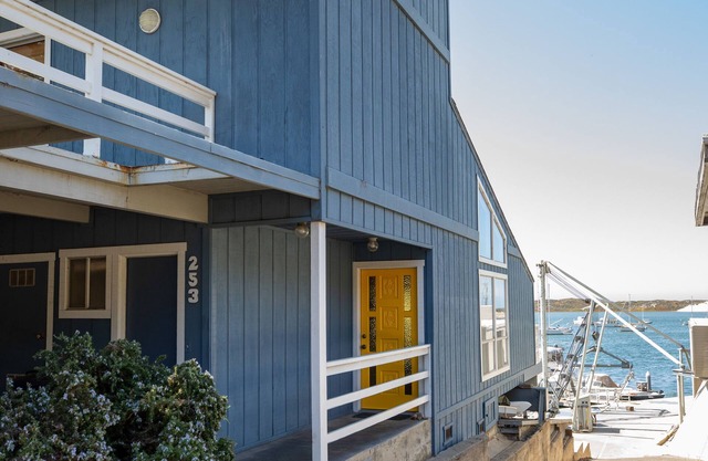 Comfortable Waterfront Home in Morro Bay - 30 nights or longer