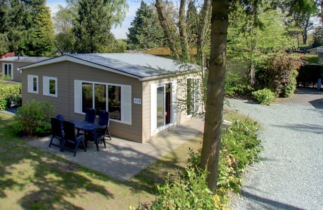 Comfortably furnished lodge for 6 people.