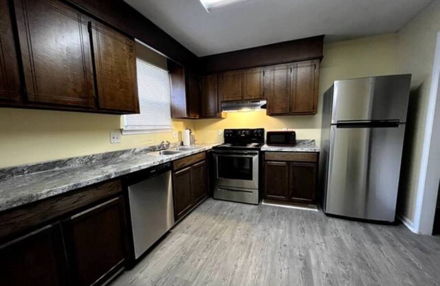 Comfy 2-BR Condo/3.mi from Aviation Museum