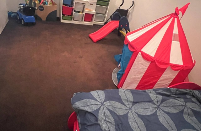comfy and spacious heaven Located in prime location.