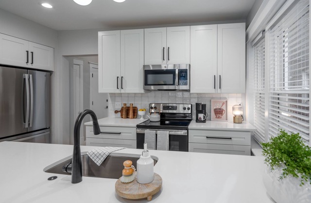 Comfy apartment down the street from Botanical Gardens, 5mins from BJC hospital!