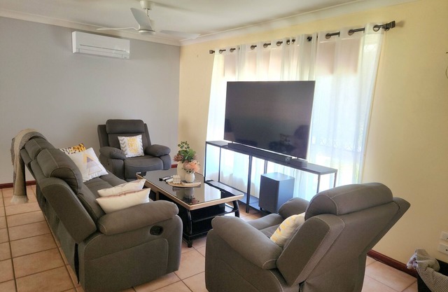 Comfy Bayside Home