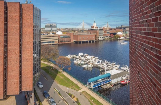 Comfy Boston Stay w/ On-Site ArtBar Dining & Beautiful Charles River Views
