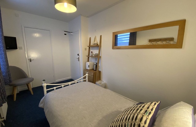 Comfy & Cosy Room by the Sea