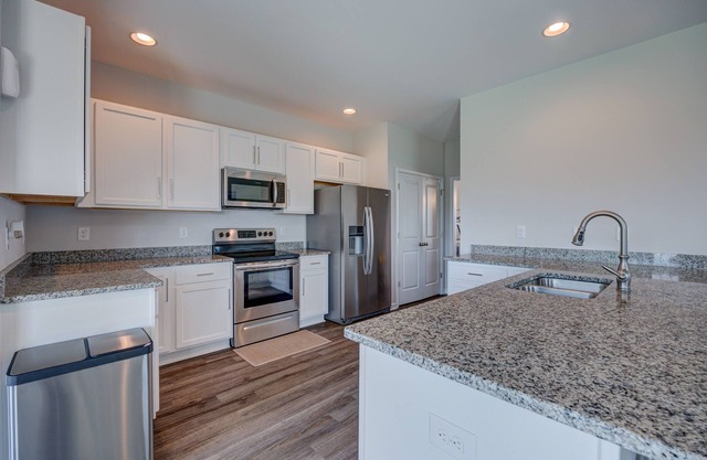 Comfy & Cozy home ~20mins from Wilmington & 35-45 from beaches