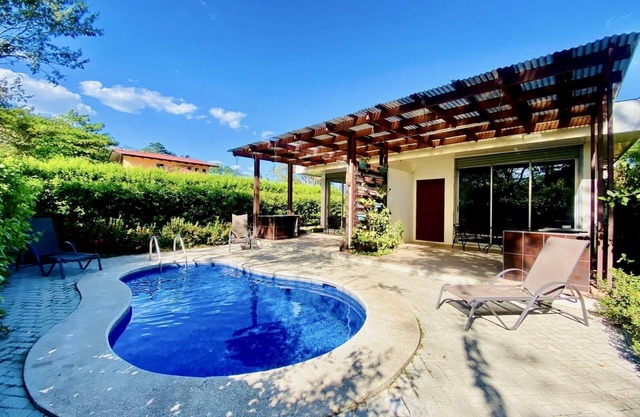 Comfy dog-friendly apt, shared pool - close to Tamarindo