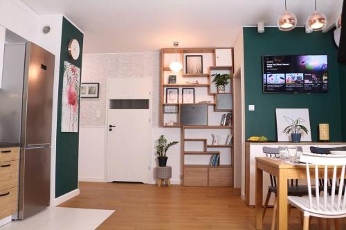 Comfy, Familly friendly apartment. Balcony. Garage.