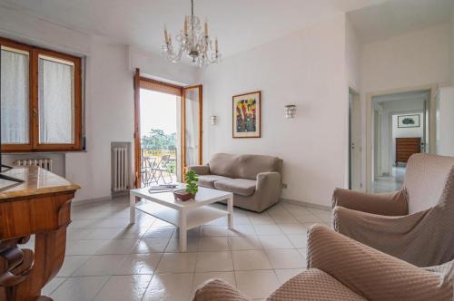 Comfy Flat Steps Away from Siena Station!