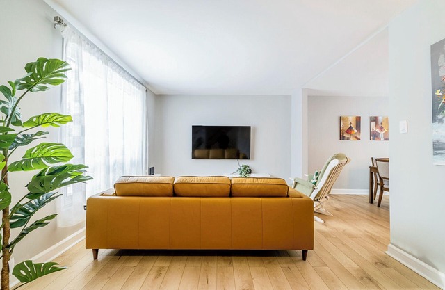 Comfy/New 3 BDR house near DT,Hospital,2 parking