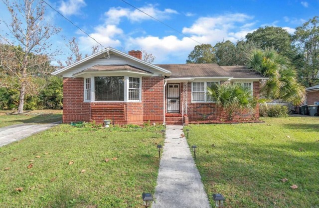 Comfy pet friendly home in JAX mins to downtown