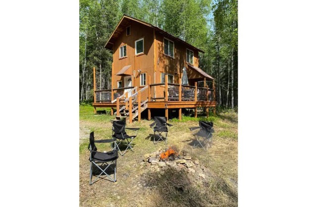 Comfy/Private Alaskan Cabin 1