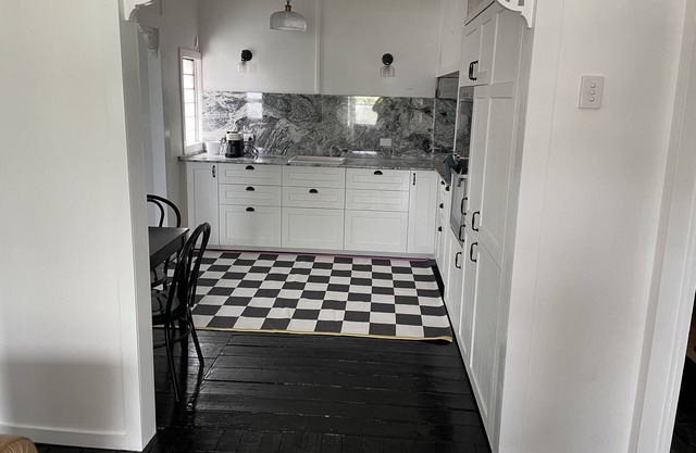 Comfy Queenslander Cottage