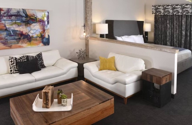 Comfy & Spacious Broken Arrow Retreat w/ Hot Breakfast! On-site Pool