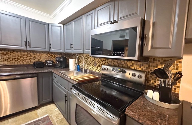 Comfy Two-Story Seahorse Haven Beach Condo