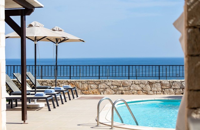 Comfy Villa - Private Pool with Seaview - 500m by the sea