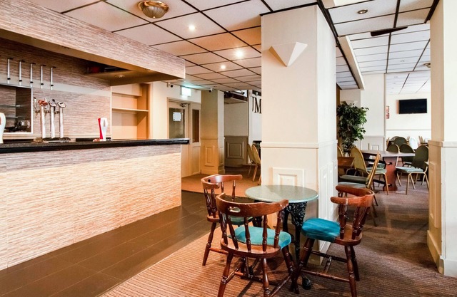 Commercial Hotel