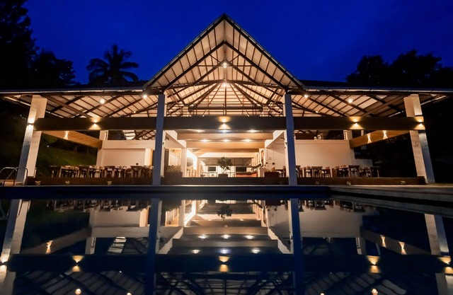 Commune18 Resorts