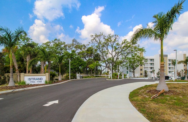 Community Pool, Downtown Sarasota, Near Beach, Enjoy Sarasota