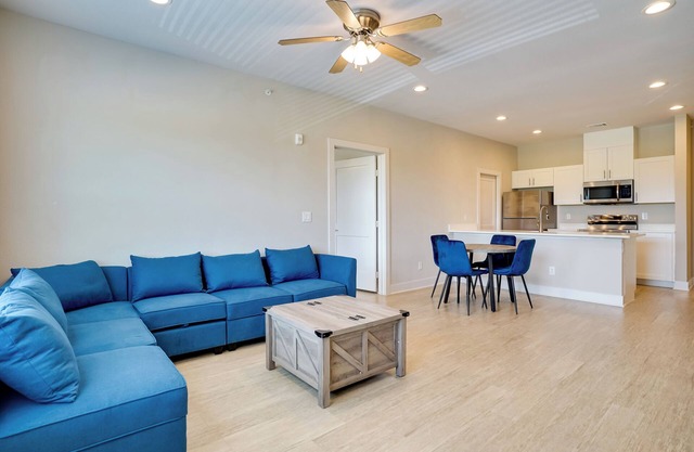 Commute to Fort Worth: Newly Built Apt w/ Pool