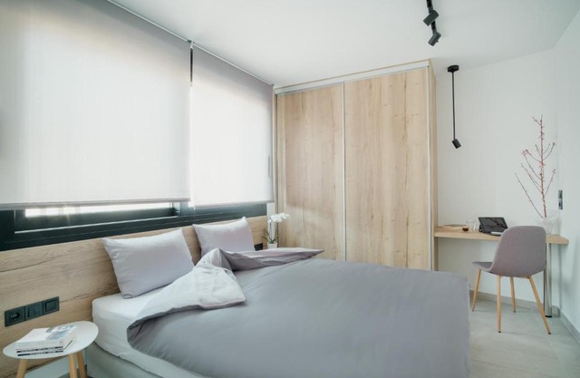 Comninon Suites