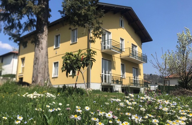 COMO LAKE - HALFWAY - ECO FLAT IN A VILLA
