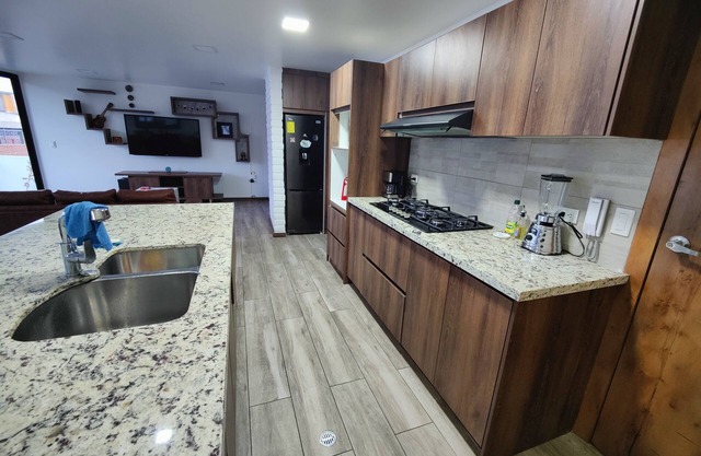 Comodo apartamento en La Kennedy, norte de Quito