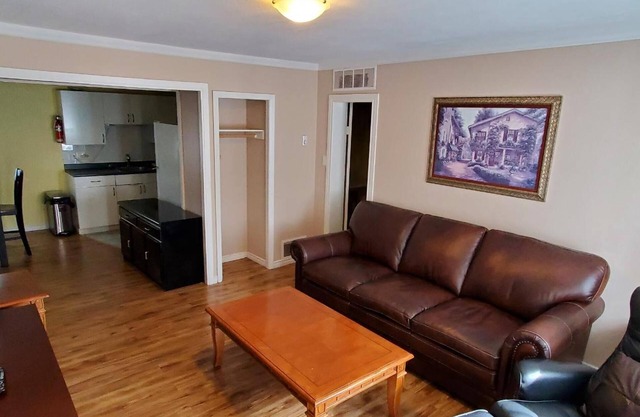 Comox Valley Inn & Suites
