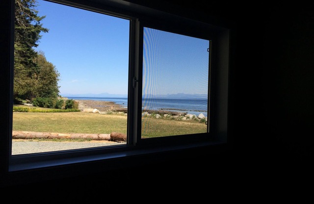 Courtenay Walk-On Waterfront Cottage (B) en la bahía de Udina en el valle de Comox