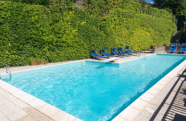 Grande villa, vistas al lago, piscina privada, y playa privada cerca de Roma