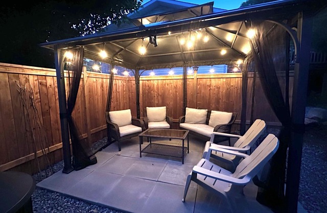 Completely renovated home in Parry Sound,with full Kitchen, laundry & Gazebo!
