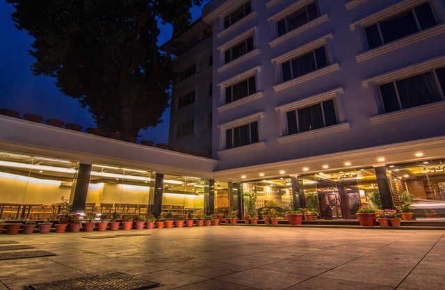Comrade Inn