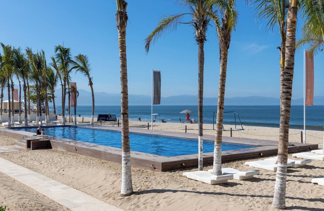 Condo Aria Ocean 206 by Kivoya