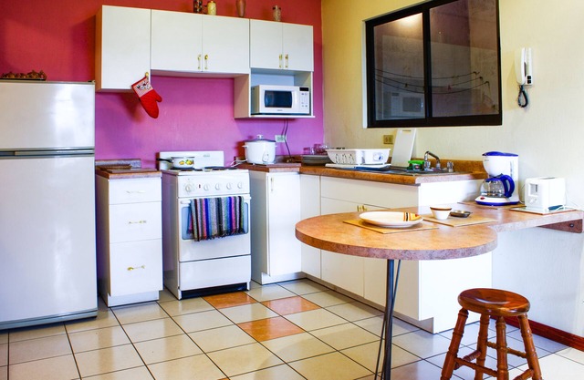 CONDO CASA INN #3, BEST LOCATION FOR BUSINESS , VACATION,STUDIES AND HEALTH CARE