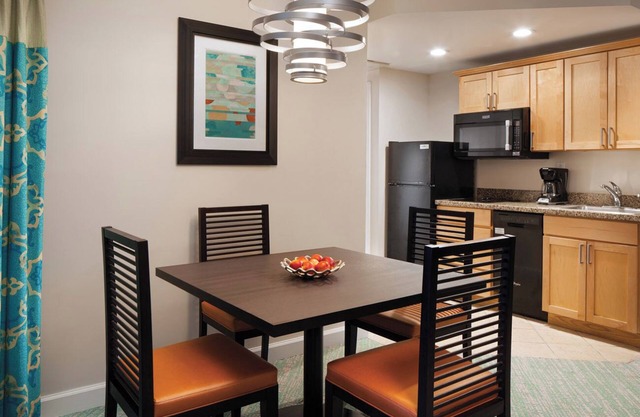 Condo in Paradise- Harborside Bahamas- Free Access to Atlantis Resort- 2BR 2B