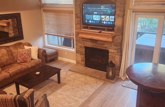 Condo Near Snowbasin, 2/2
