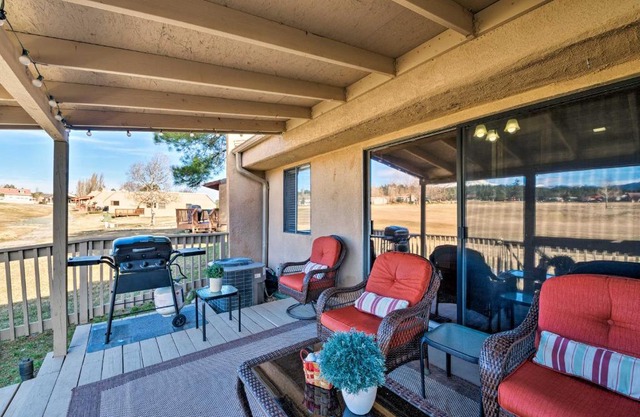 Condo on Golf Course 2 Mi to Grindstone Lake!